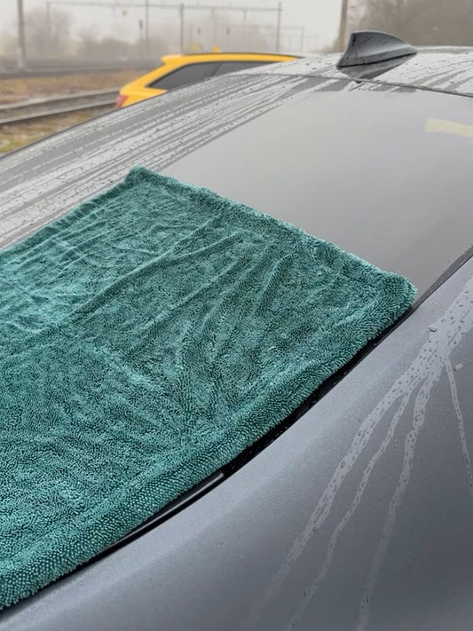 BERCE Dry3 XL – Kompaktes Premium-Trockentuch Grün für streifenfreie Fahrzeugpflege, 1400gsm - Berce
